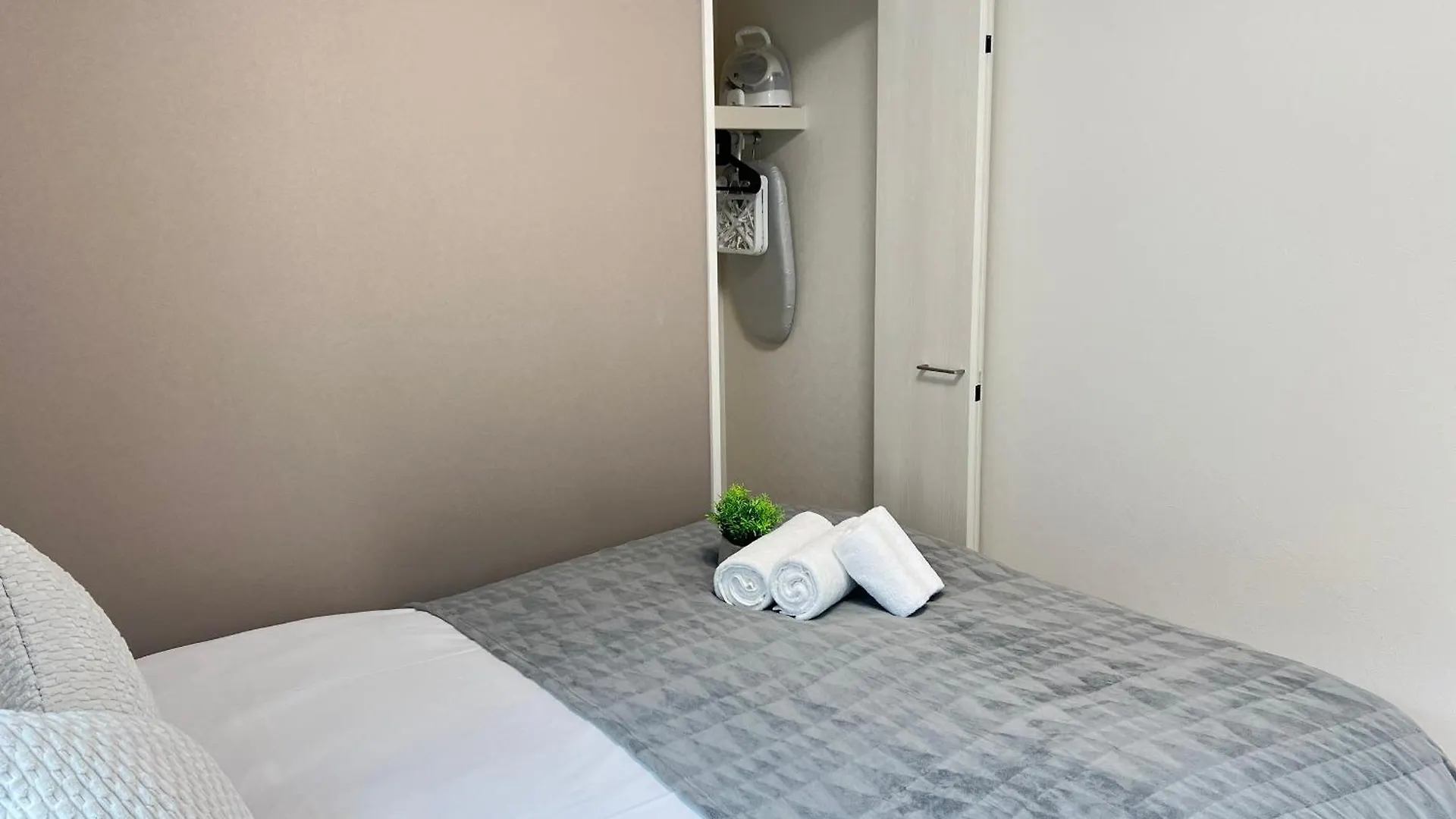 Ikebukuro Area R21 Kamiike Apartment Tokyo Japan